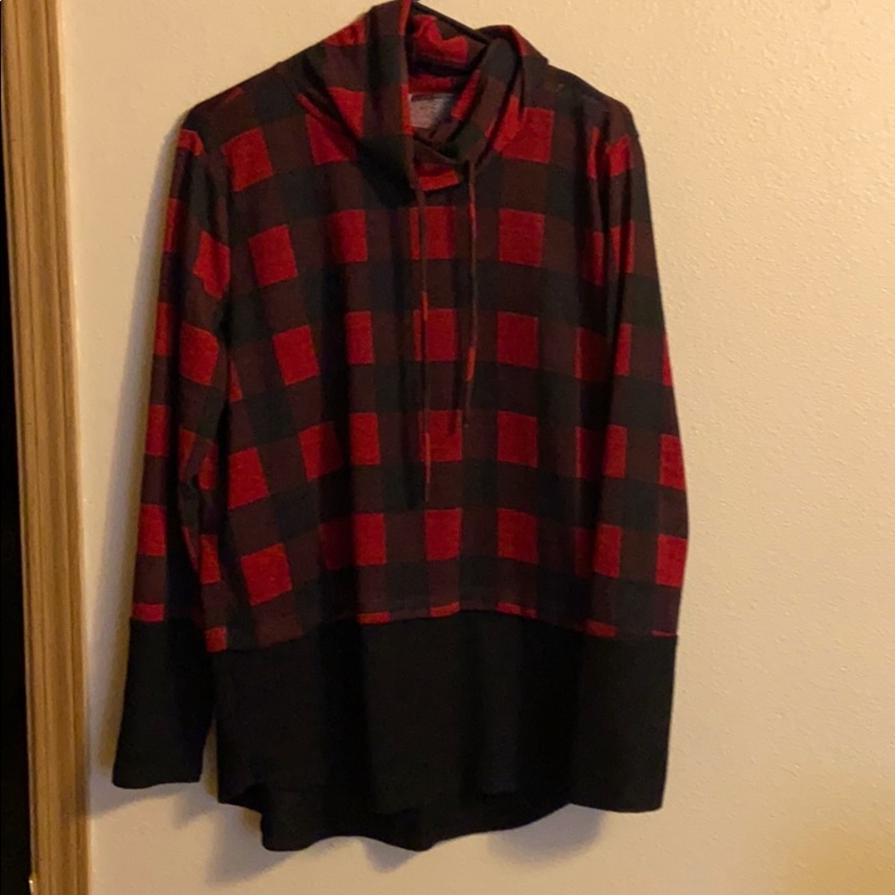 Long sleeve plaid shirt